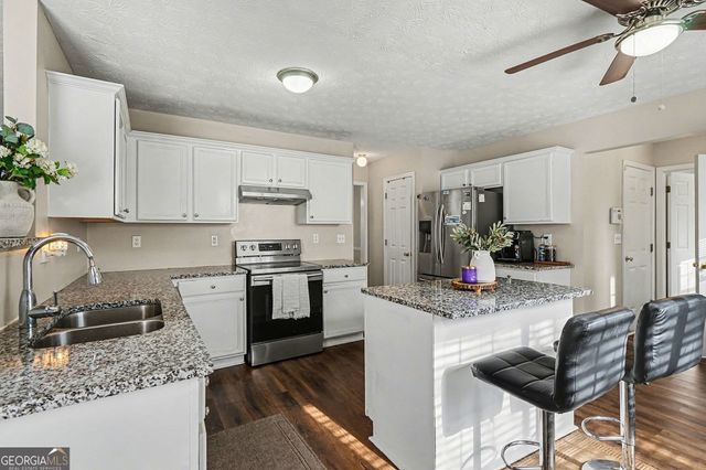 6577 Laurens Way, Stone Mountain, GA 30087