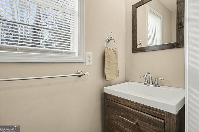 6577 Laurens Way, Stone Mountain, GA 30087