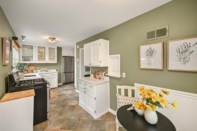 2425 N 81st STREET, Wauwatosa, WI 53213