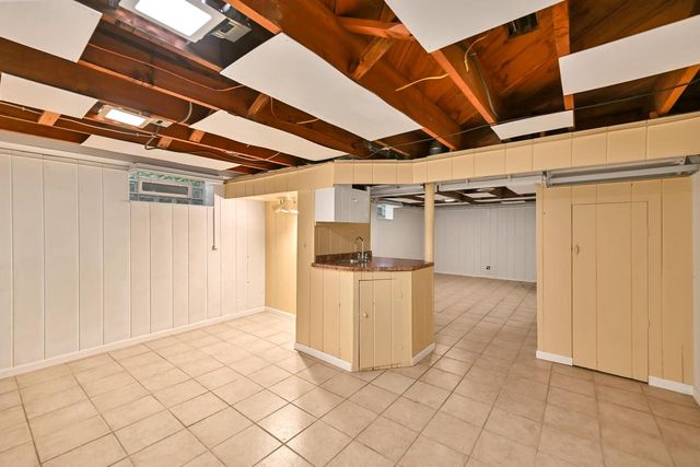 2425 N 81st STREET, Wauwatosa, WI 53213