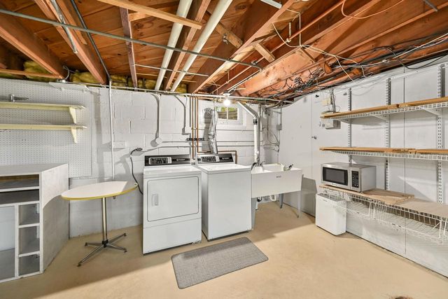2425 N 81st STREET, Wauwatosa, WI 53213