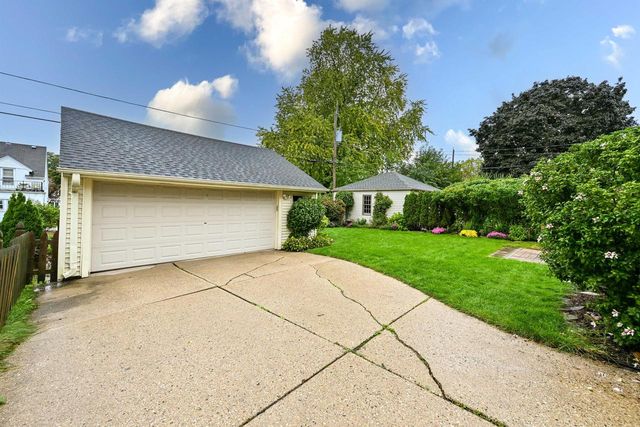2425 N 81st STREET, Wauwatosa, WI 53213