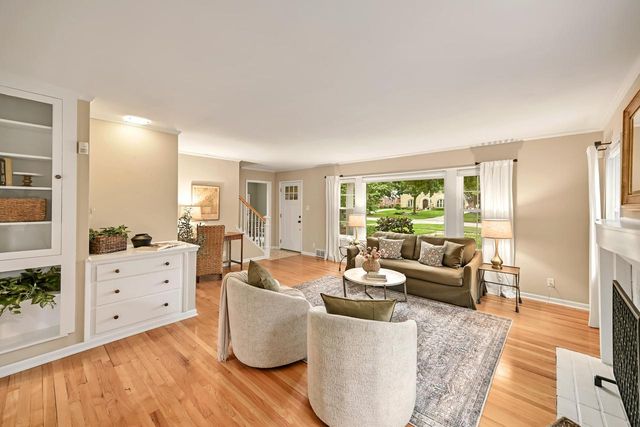 2425 N 81st STREET, Wauwatosa, WI 53213