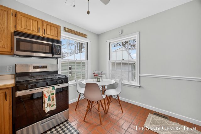 3454 Mccracken Street, Norton Shores, MI 49441