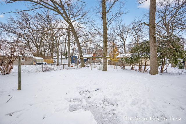 3454 Mccracken Street, Norton Shores, MI 49441