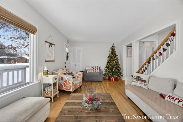 3454 Mccracken Street, Norton Shores, MI 49441