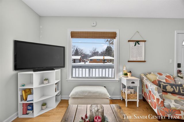 3454 Mccracken Street, Norton Shores, MI 49441