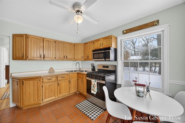 3454 Mccracken Street, Norton Shores, MI 49441