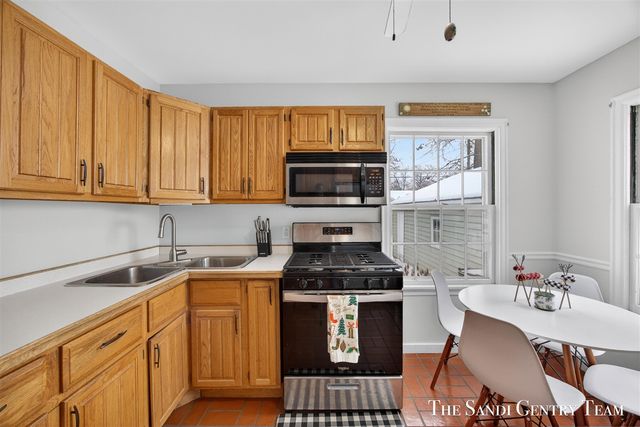 3454 Mccracken Street, Norton Shores, MI 49441