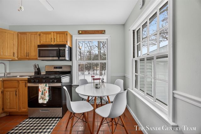 3454 Mccracken Street, Norton Shores, MI 49441