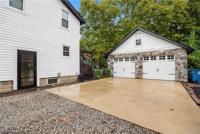 27258 Cook Road, Olmsted Twp, OH 44138