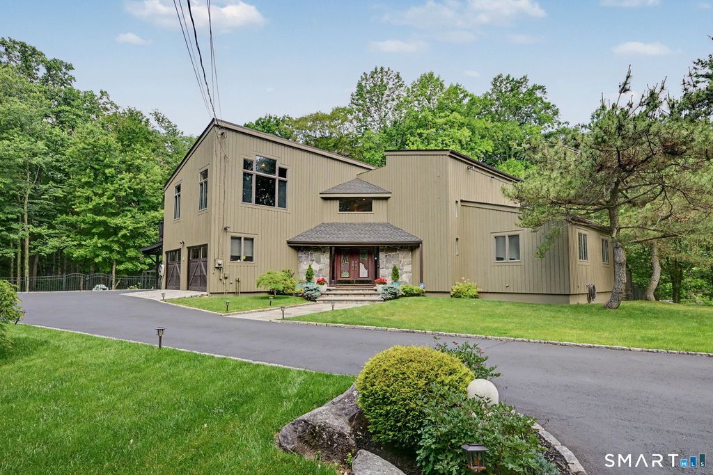 196 Echo Hill Drive, Stamford, CT 06903