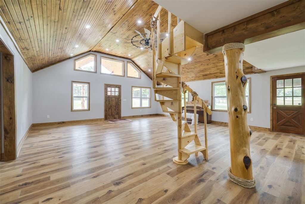 Image 2 of property listing at 12601 N Douglas Boulevard, Jones, OK 73049