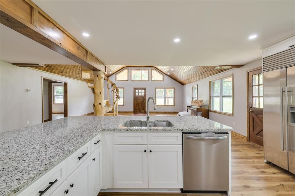 Image 17 of property listing at 12601 N Douglas Boulevard, Jones, OK 73049