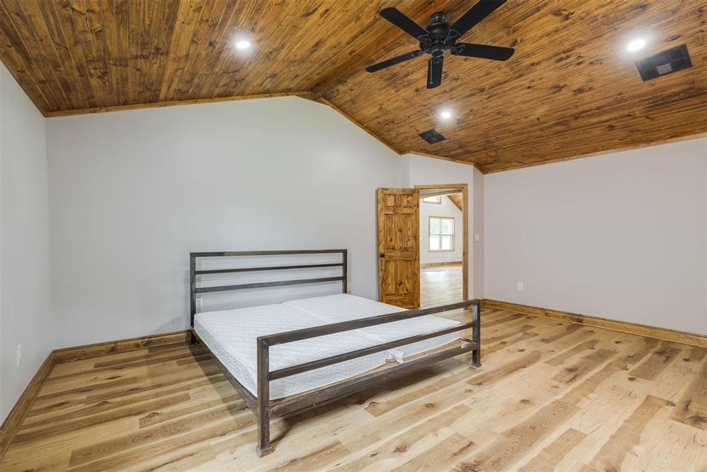 Image 24 of property listing at 12601 N Douglas Boulevard, Jones, OK 73049