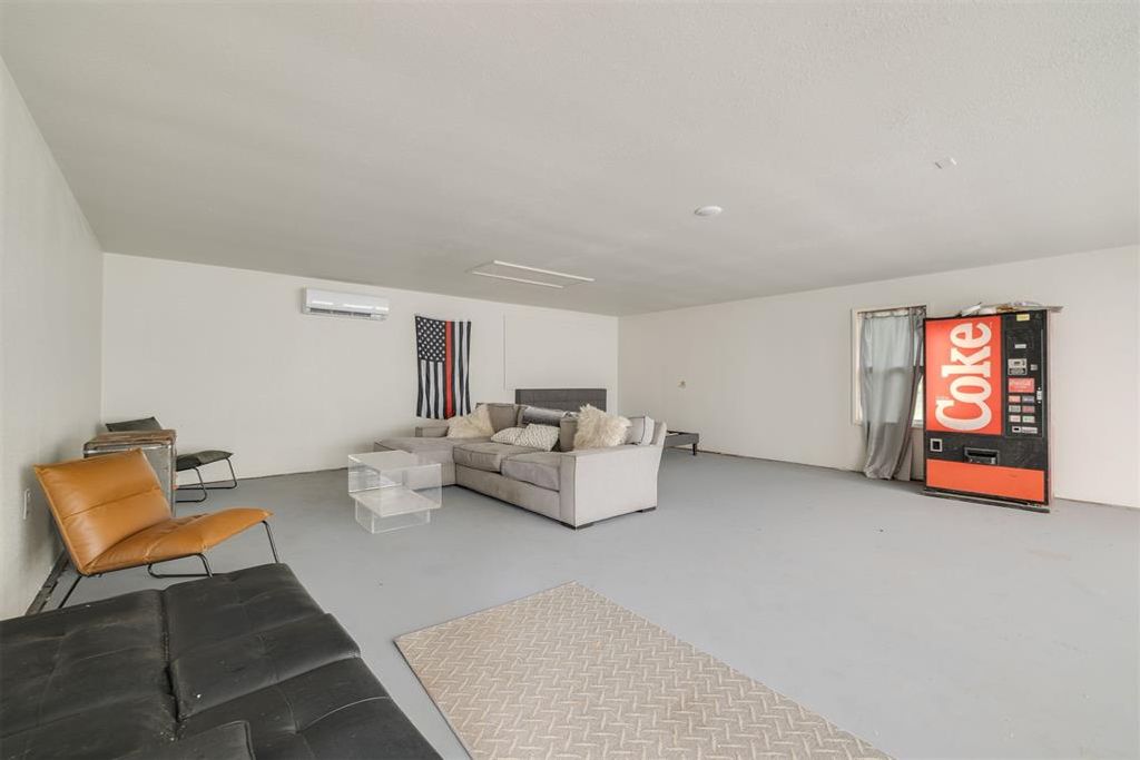 Image 34 of property listing at 12601 N Douglas Boulevard, Jones, OK 73049