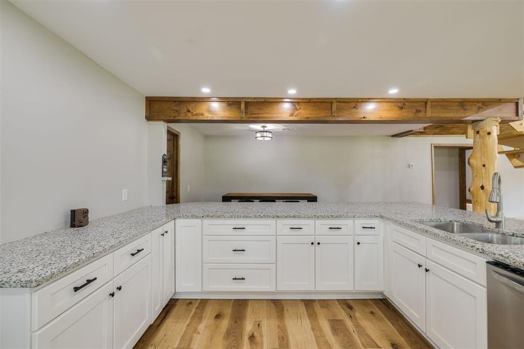 Image 6 of property listing at 12601 N Douglas Boulevard, Jones, OK 73049