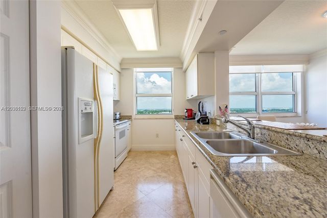 19501 W Country Club Dr 2513, Aventura, FL 33180