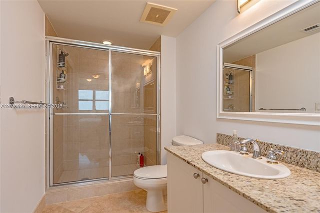 19501 W Country Club Dr 2513, Aventura, FL 33180