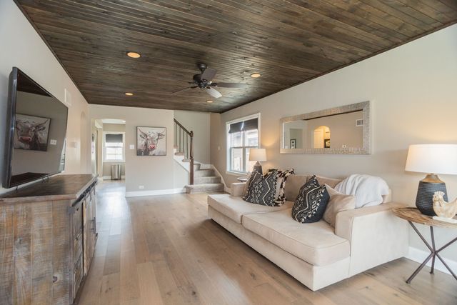 9840 S Saint Louis Avenue, Evergreen Park, IL 60805