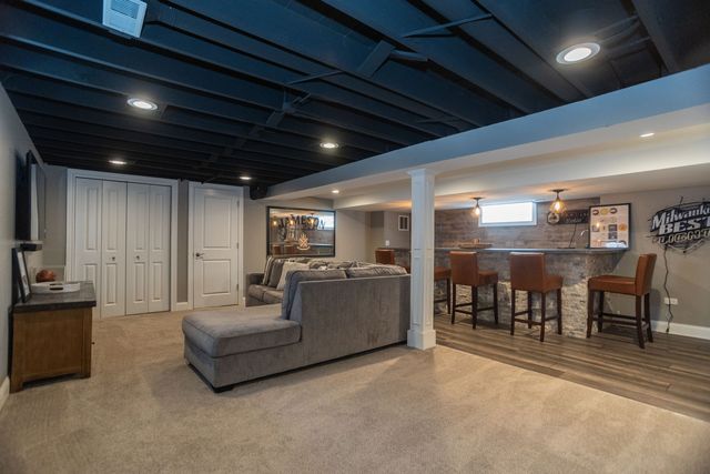 9840 S Saint Louis Avenue, Evergreen Park, IL 60805