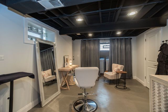 9840 S Saint Louis Avenue, Evergreen Park, IL 60805