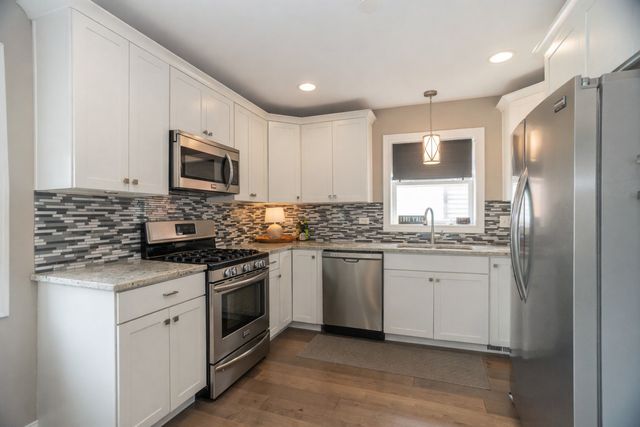 9840 S Saint Louis Avenue, Evergreen Park, IL 60805