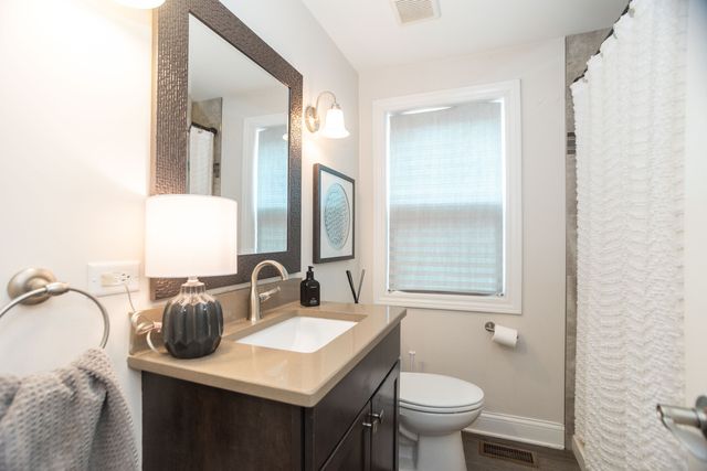 9840 S Saint Louis Avenue, Evergreen Park, IL 60805