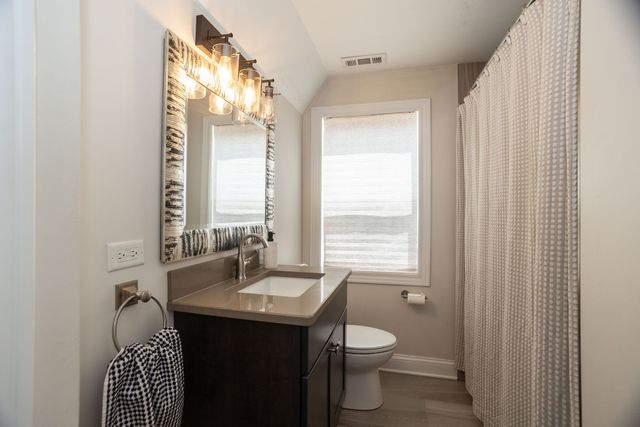 9840 S Saint Louis Avenue, Evergreen Park, IL 60805