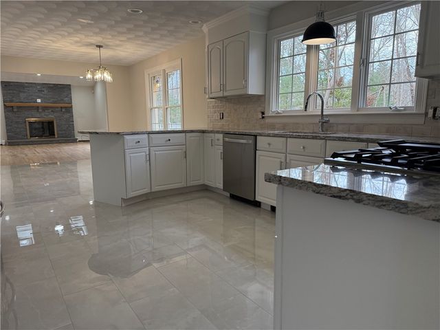 5 Connor Lane, Barrington, RI 02806