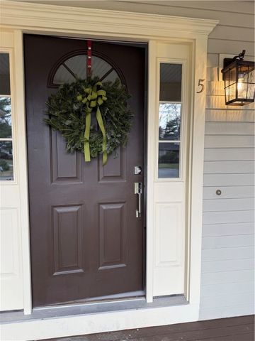 5 Connor Lane, Barrington, RI 02806