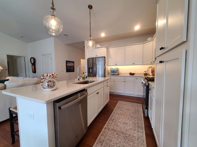 630 Cadence CIRCLE, Lake Geneva, WI 53147