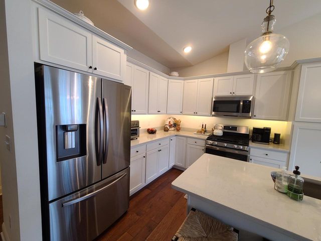 630 Cadence CIRCLE, Lake Geneva, WI 53147