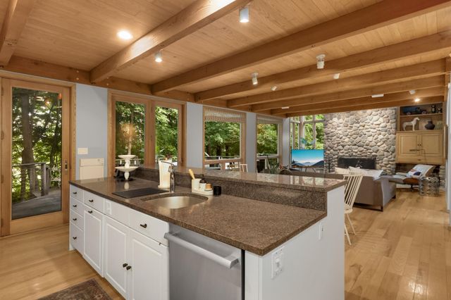 2022 Medina Road, Medina, MN 55340