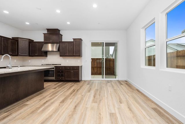 364 Peters Lane S, Madera, CA 93636