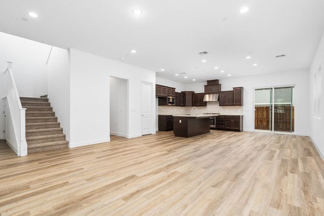 364 Peters Lane S, Madera, CA 93636