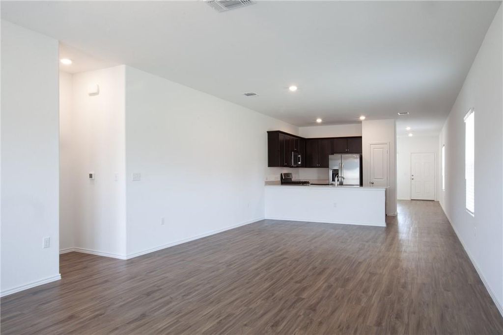 15302 Grenadine Bloom CV, Del Valle, TX 78617