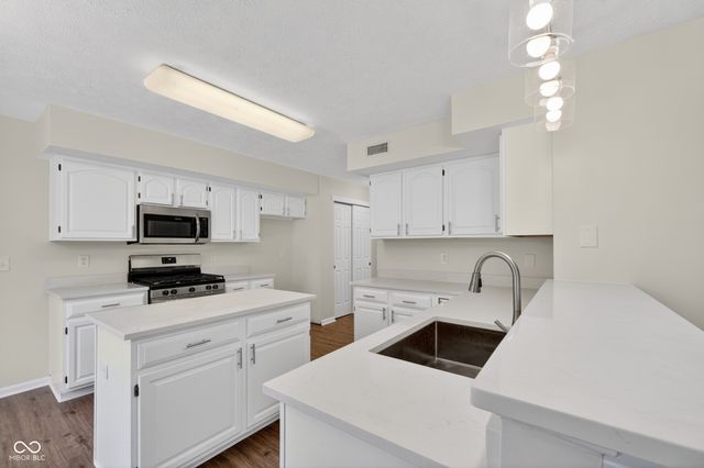 5794 Annandale Drive, Carmel, IN 46033