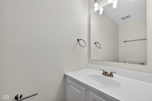 5794 Annandale Drive, Carmel, IN 46033