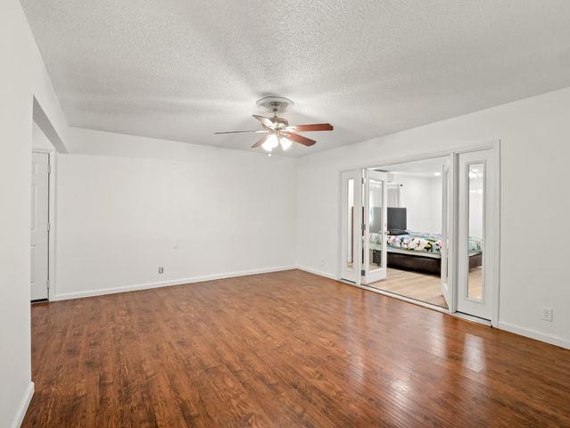 2337 S Maple Avenue, Fresno, CA 93725