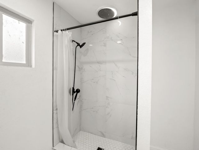 2337 S Maple Avenue, Fresno, CA 93725