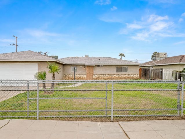 2337 S Maple Avenue, Fresno, CA 93725