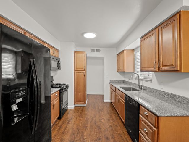 2337 S Maple Avenue, Fresno, CA 93725