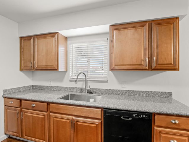 2337 S Maple Avenue, Fresno, CA 93725