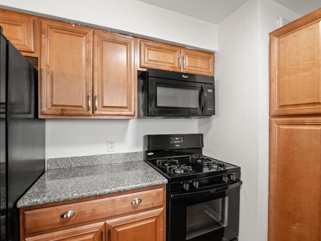 2337 S Maple Avenue, Fresno, CA 93725