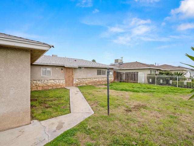 2337 S Maple Avenue, Fresno, CA 93725