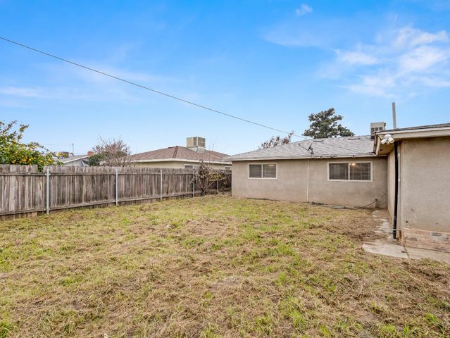 2337 S Maple Avenue, Fresno, CA 93725