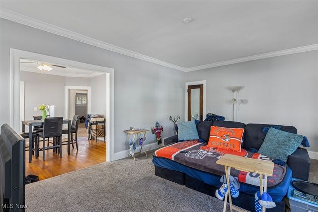 2045 Chesterland Avenue, Lakewood, OH 44107