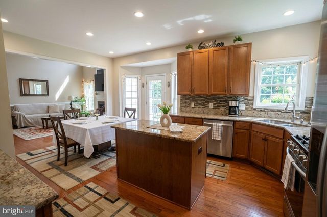 56 COUNTRY MANOR DR, Fredericksburg, VA 22406