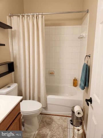 56 COUNTRY MANOR DR, Fredericksburg, VA 22406
